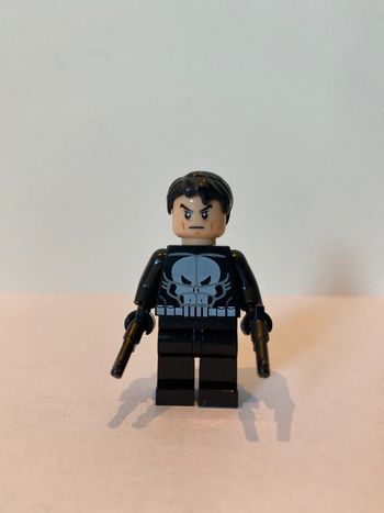 Figurine type lego The Punisher. Marvel