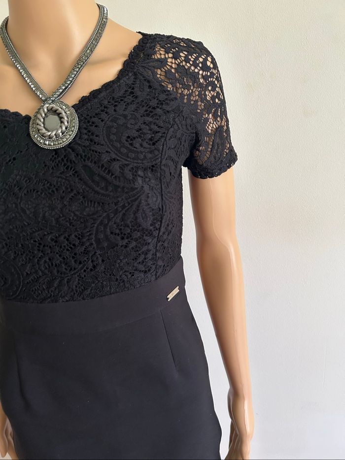 Robe noire avec dentelle Sandrom taille 36 TBE - photo numéro 4