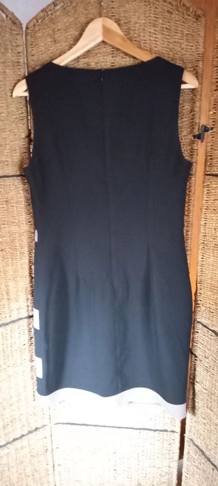 Robe tailleur - photo numéro 3
