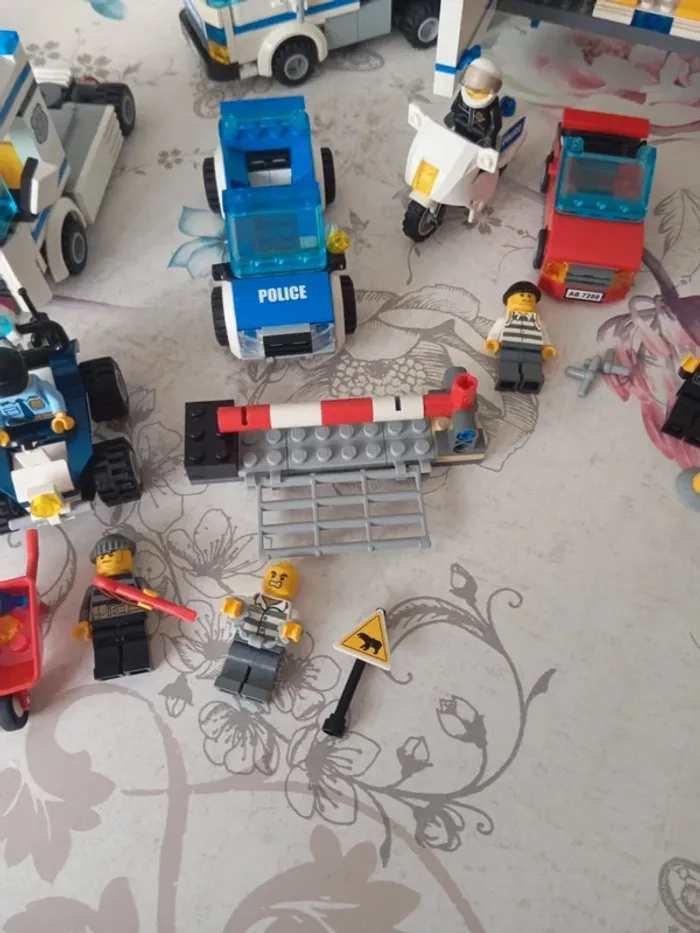Gros lot Lego police voleurs - photo numéro 5