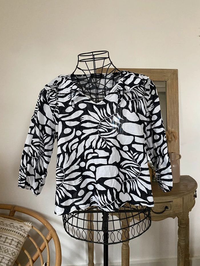 Blouse primark noir et blanche à motifs tachetée