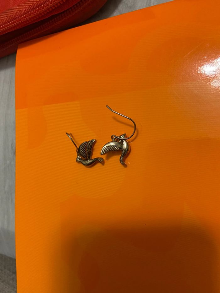 Boucles d’oreilles pendantes couleur dorée - photo numéro 3