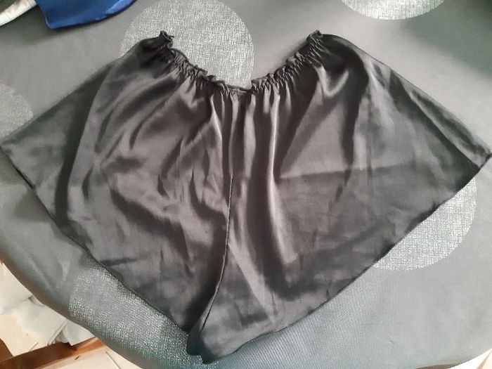 Short léger noir