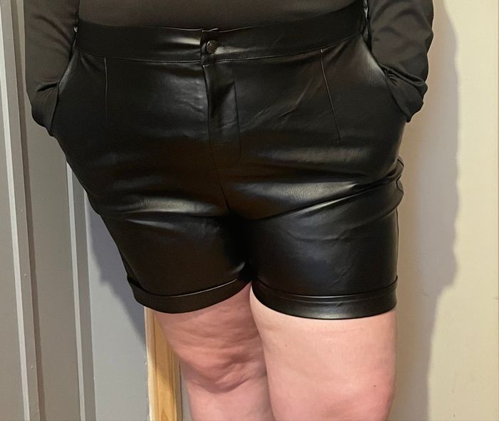 Short simili cuir