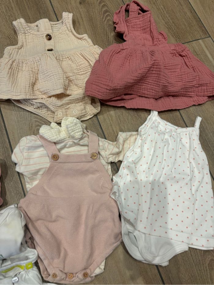 Lot vêtements bébé 6 mois - photo numéro 4