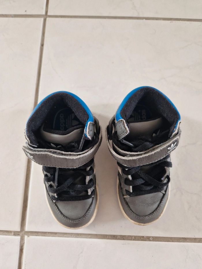 Baskets Adidas enfant taille 24 - photo numéro 5