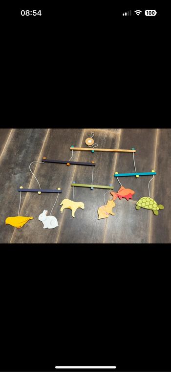 Mobile en bois à suspendre