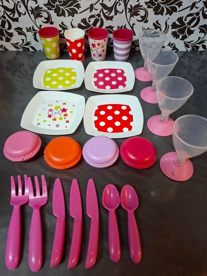 Dinette enfant ensemble anniversaire et macarons - photo numéro 5