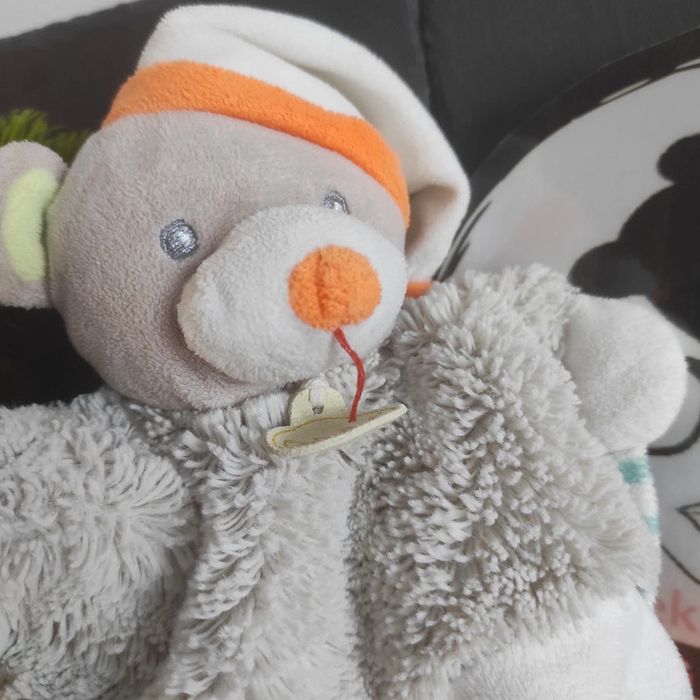 Doudou marionnette ours baby nat Oscar ourson gris orange o pomme bn099 Bonnet - photo numéro 3