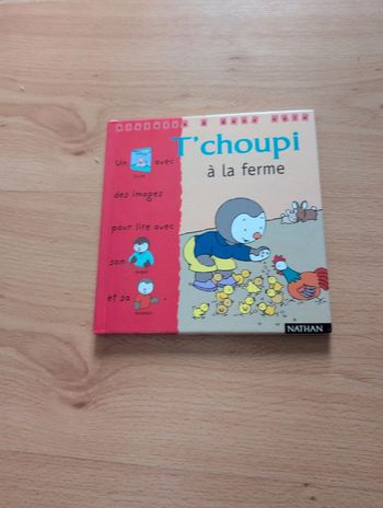 Livre "T'choupi à la ferme"