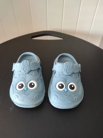 👟 Sabots garçon 27– Bleu à motifs – Très bon état
