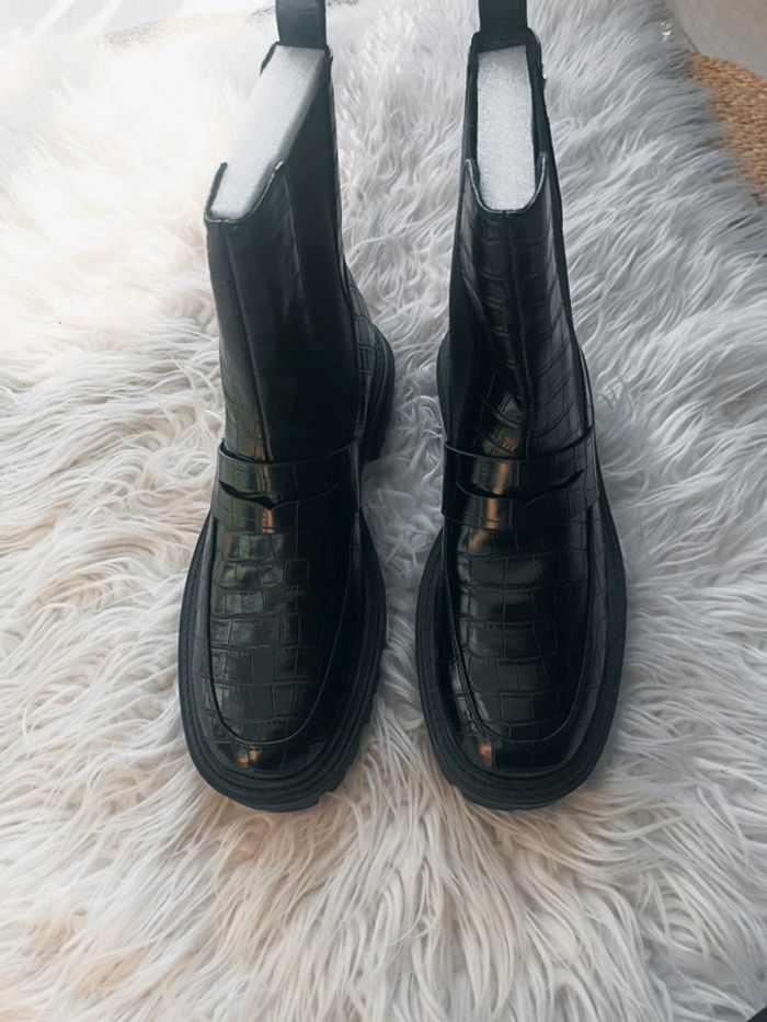 Bottines Noires Chelsea "Felice" effet croco Vanessa Wu Taille 40 Neuf dans sa boîte d'origine - photo numéro 5