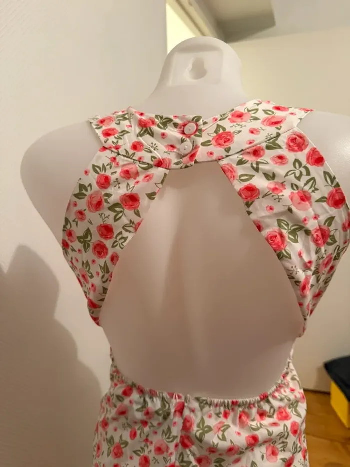 Robe d’été neuve dos nue à fleur taille S yeanzi jun - photo numéro 4
