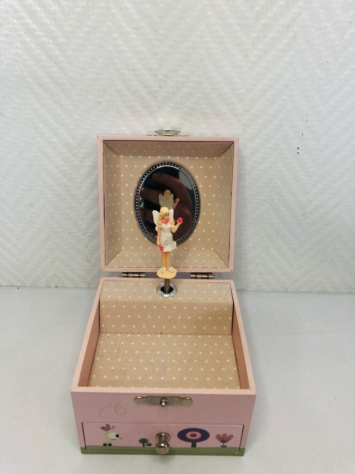 Boite à musique Ninon au jardin figurine fée - photo numéro 5