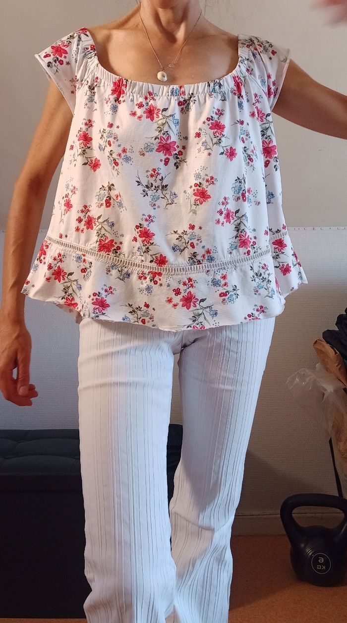 Top fleuri épaules dénudées taille S/36 Jennyfer - photo numéro 2
