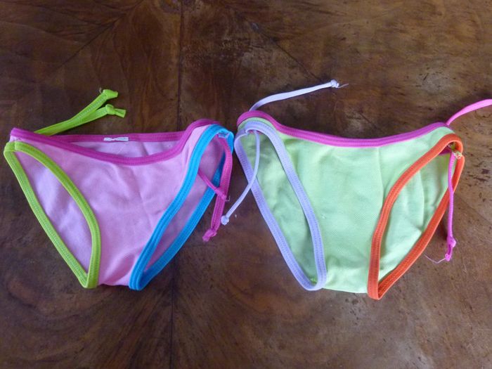 lot 2 bas de maillot de bain 5 ans fille