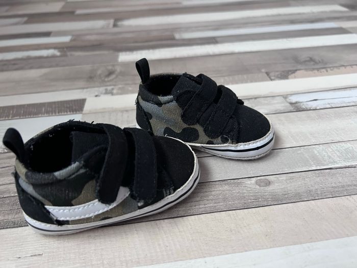 Chaussure bébé taille 6-9 mois - photo numéro 3