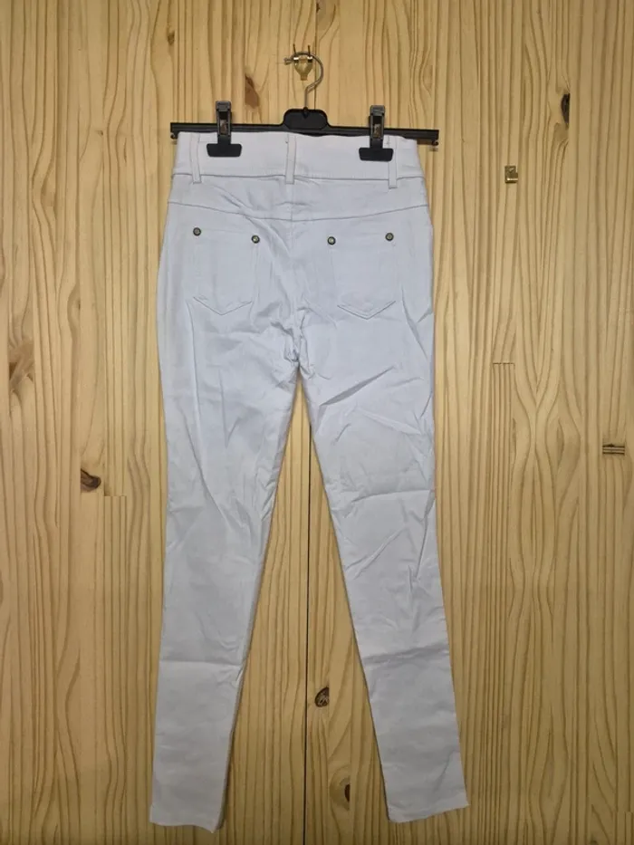 Pantalon blanc - photo numéro 2