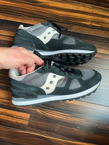 Saucony noires et grises femme 39