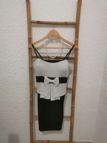 Robe noir et blanche