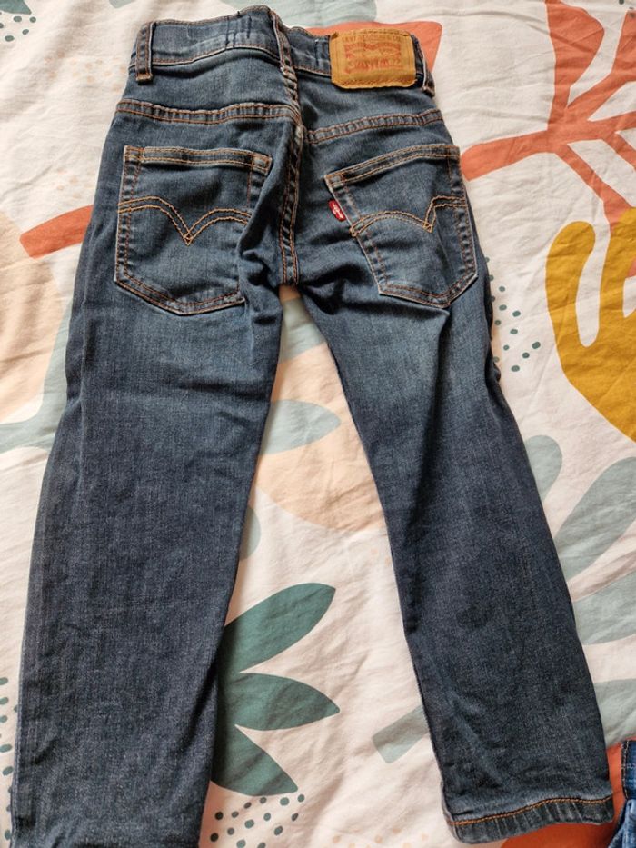Jean levis 4 ans - photo numéro 2