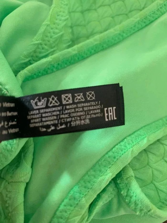 Sublime maillot de bain vert néon décolleté plongeant Undiz taille xs très bon état - photo numéro 10