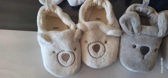 Lot de petit chaussons et chaussettes - photo numéro 4