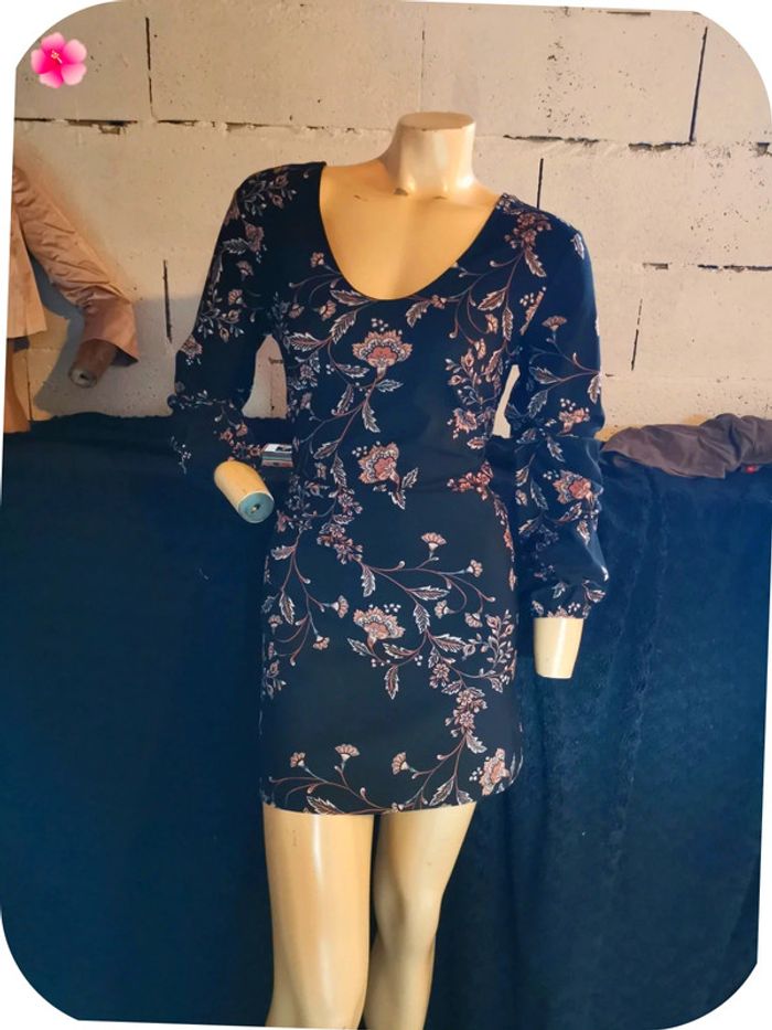 très belle robe mango taille xs