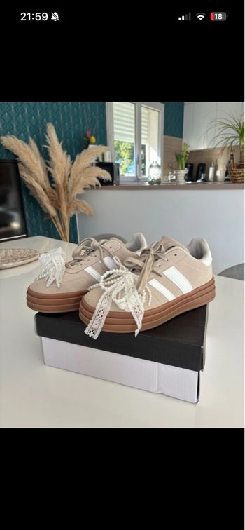 Baskets beige 