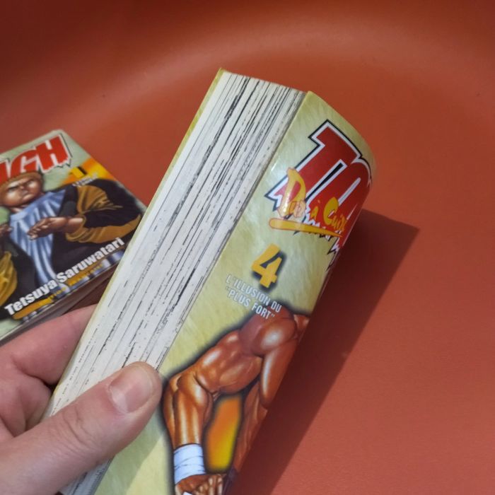 lot de 2 maga s duir à cuir Tough tome 1 abimé et tome 4 - photo numéro 7