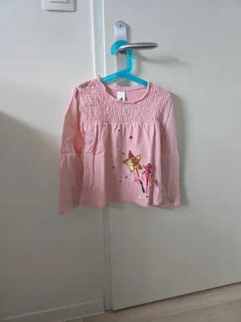 T-shirt manches longues fille taille 8ans C&A