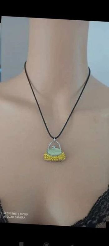 Collier  pendentif sac  jaune  femme  -  Accessoire  fantaisie  tendance