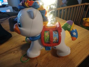 JOUET CHEVAL A TIRER CLEMENTONI