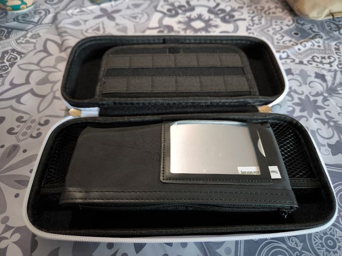 Pochette Switch noire dans un excellent état - photo numéro 2