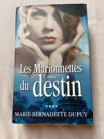 Livre les marionnettes du destin