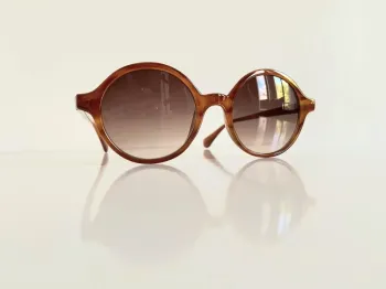 Lunette de soleil marron ronde mixte verres dégradés uvprotection catégorie 3