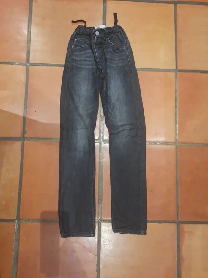 Jean Levi's noir