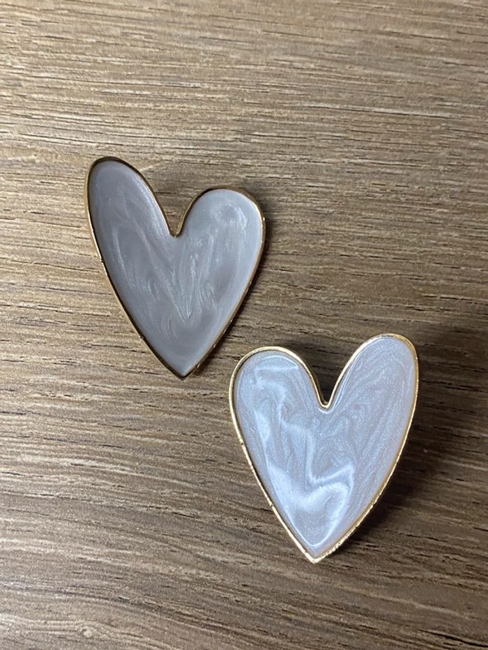 Paire de boucles d oreilles acier coeur blancs - photo numéro 5