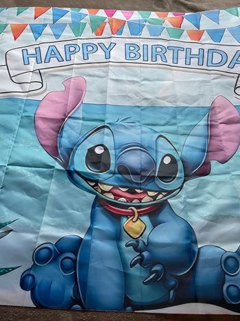 Toile de fond anniversaire stitch 