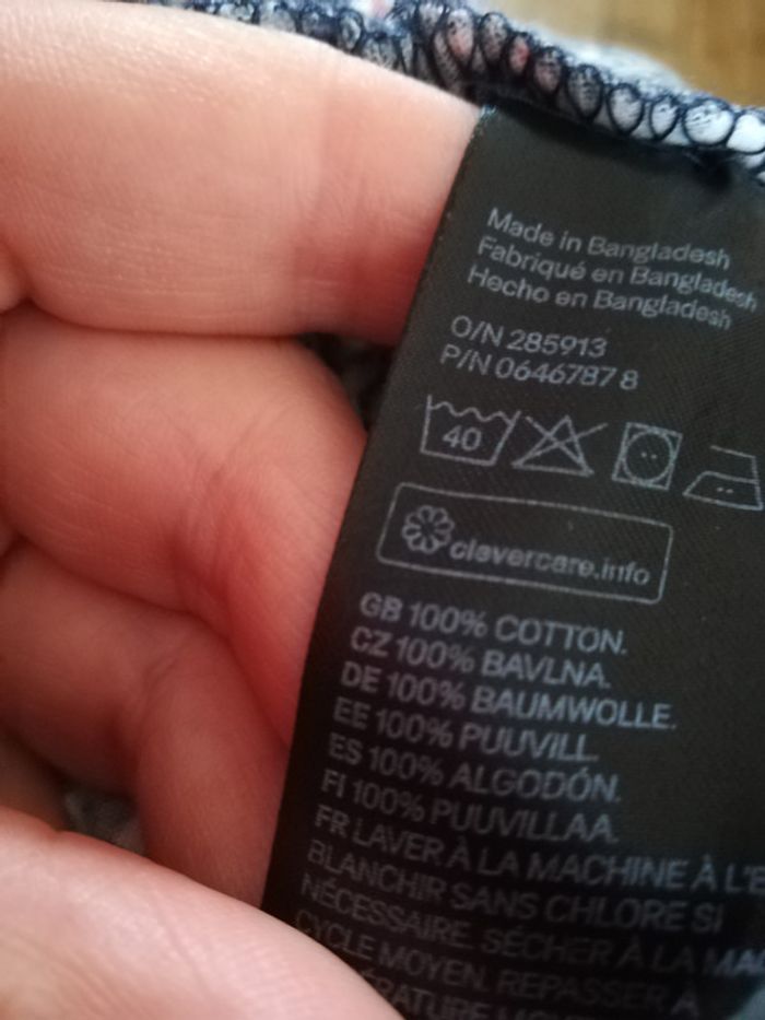 Superbe short motifs fleuris 4-6 ans 3€ - photo numéro 3