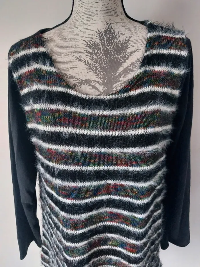 Pull fantaisie noir - photo numéro 2