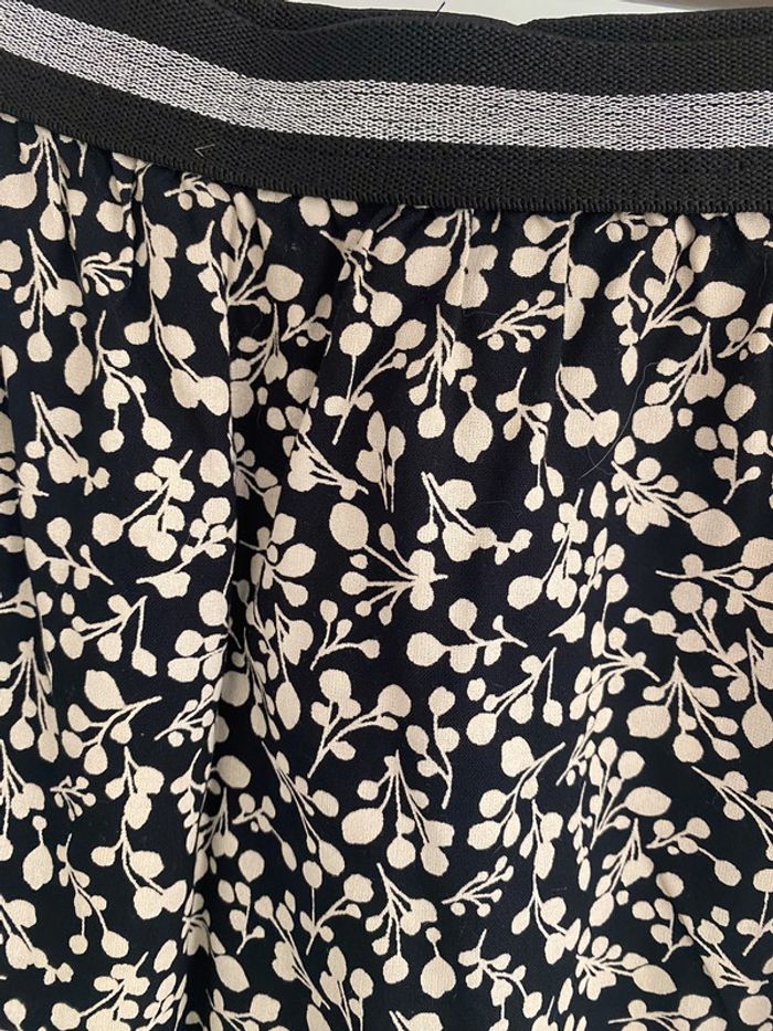 Jupe noire fleurie ecru - photo numéro 2