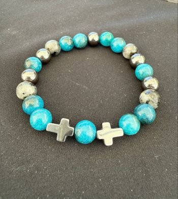 Bracelet pierre avec croix