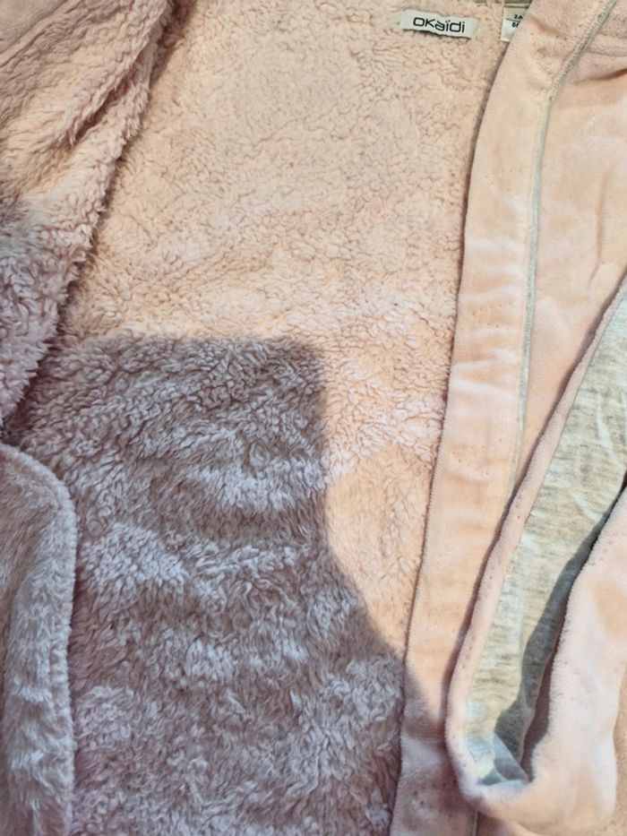 Superbe robe de chambre Okaïbi fille 2 ans rose chaude - photo numéro 3