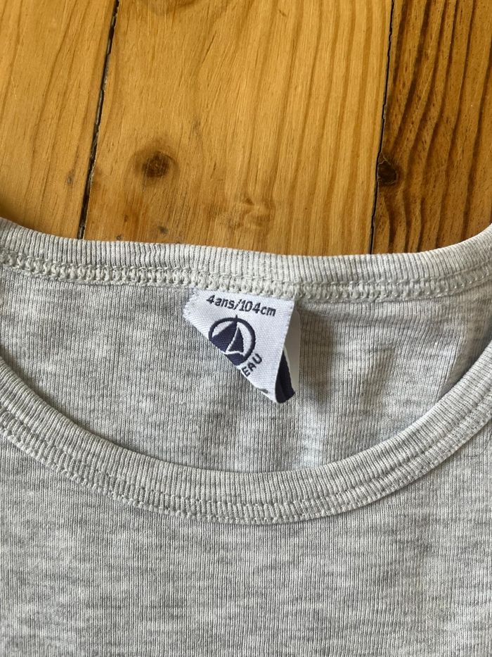 Tee-shirt gris Petit Bateau 4 ans - photo numéro 4