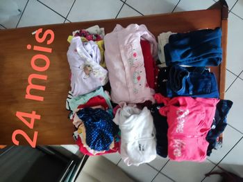 Lot vêtements fille 24 mois