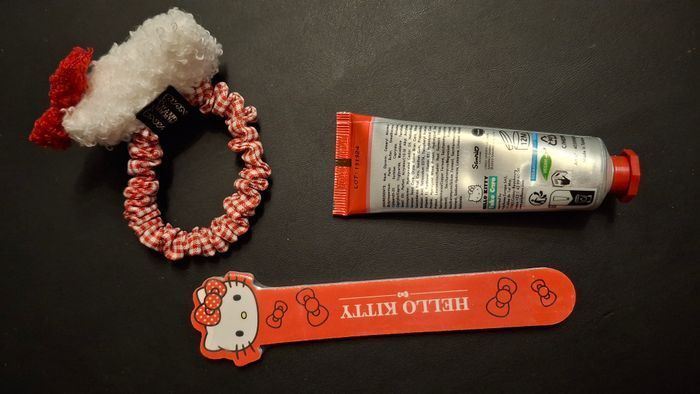 Produits Hello Kitty. Prix à l’unité - photo numéro 2