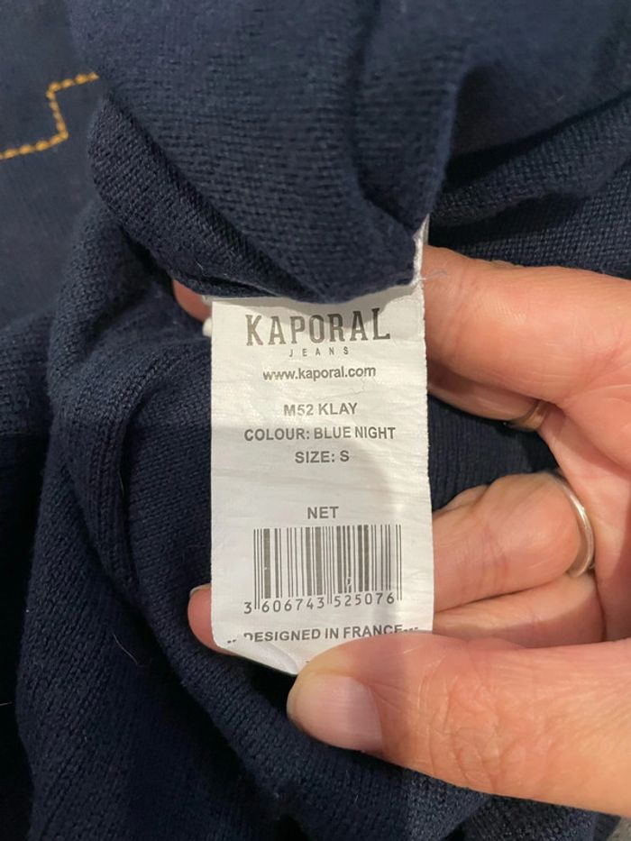 Pull à manches longues bleu marine col rond écriture orange Kaporal taille S - photo numéro 7