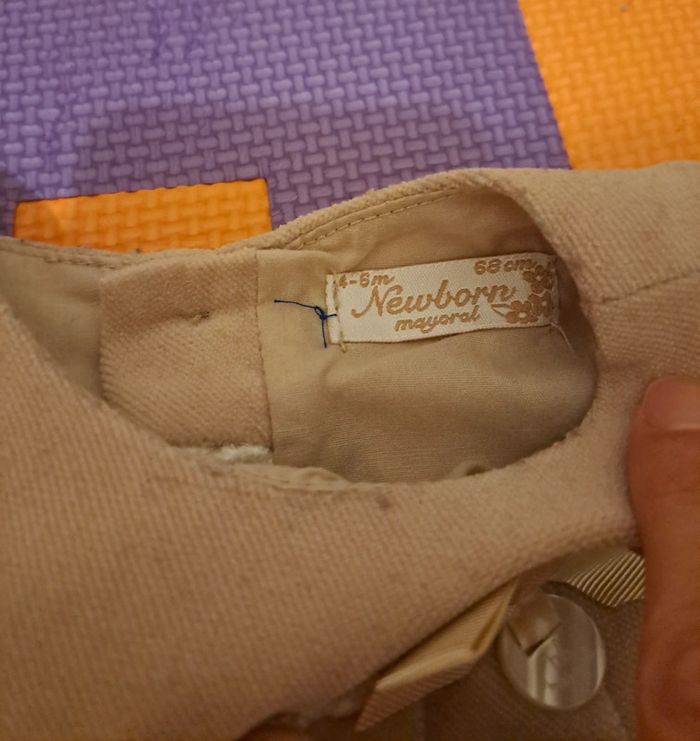 Robe beige, sergent major, taille 4/6 mois (68 cm) - photo numéro 3