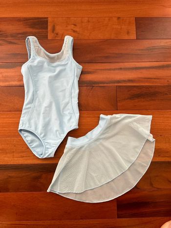 Justaucorps Décathlon avec tutu amovible 4 ans